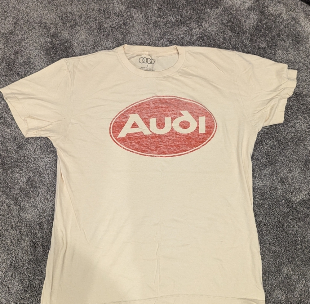 Men's Small Vintage Audi Logo TShirt